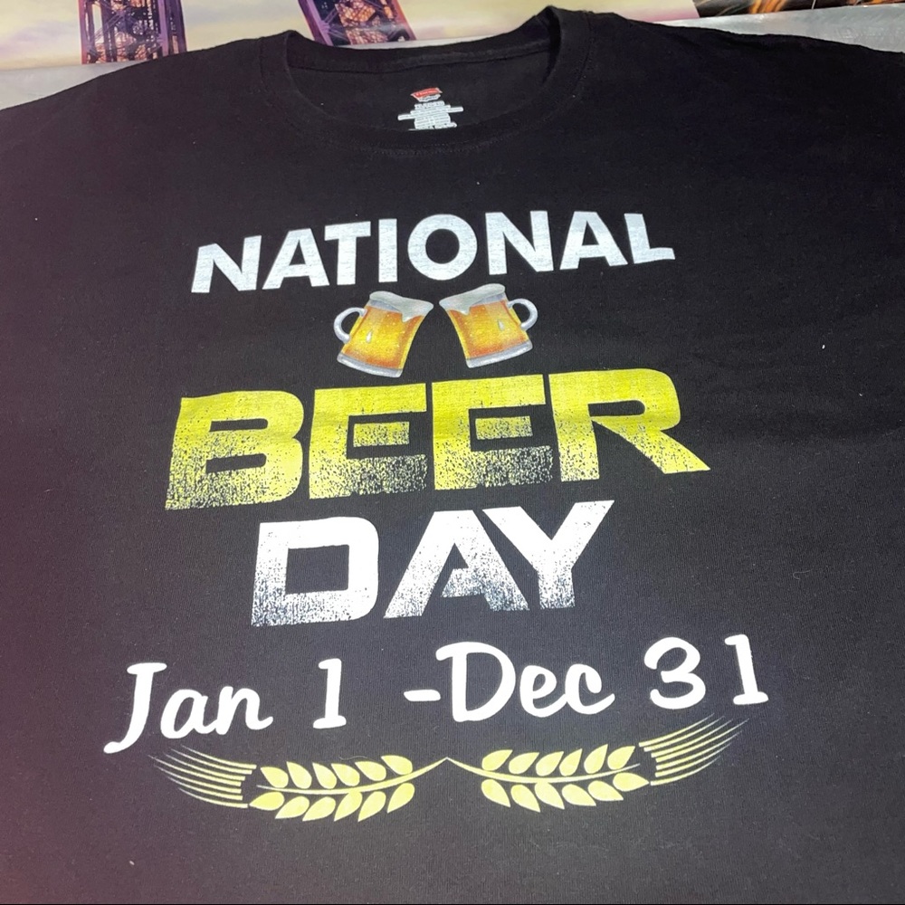 Hanes Tagless 100% Preshrunk ‘National Beer DayJan.01-Dec.31’ Men’s Size X-Large